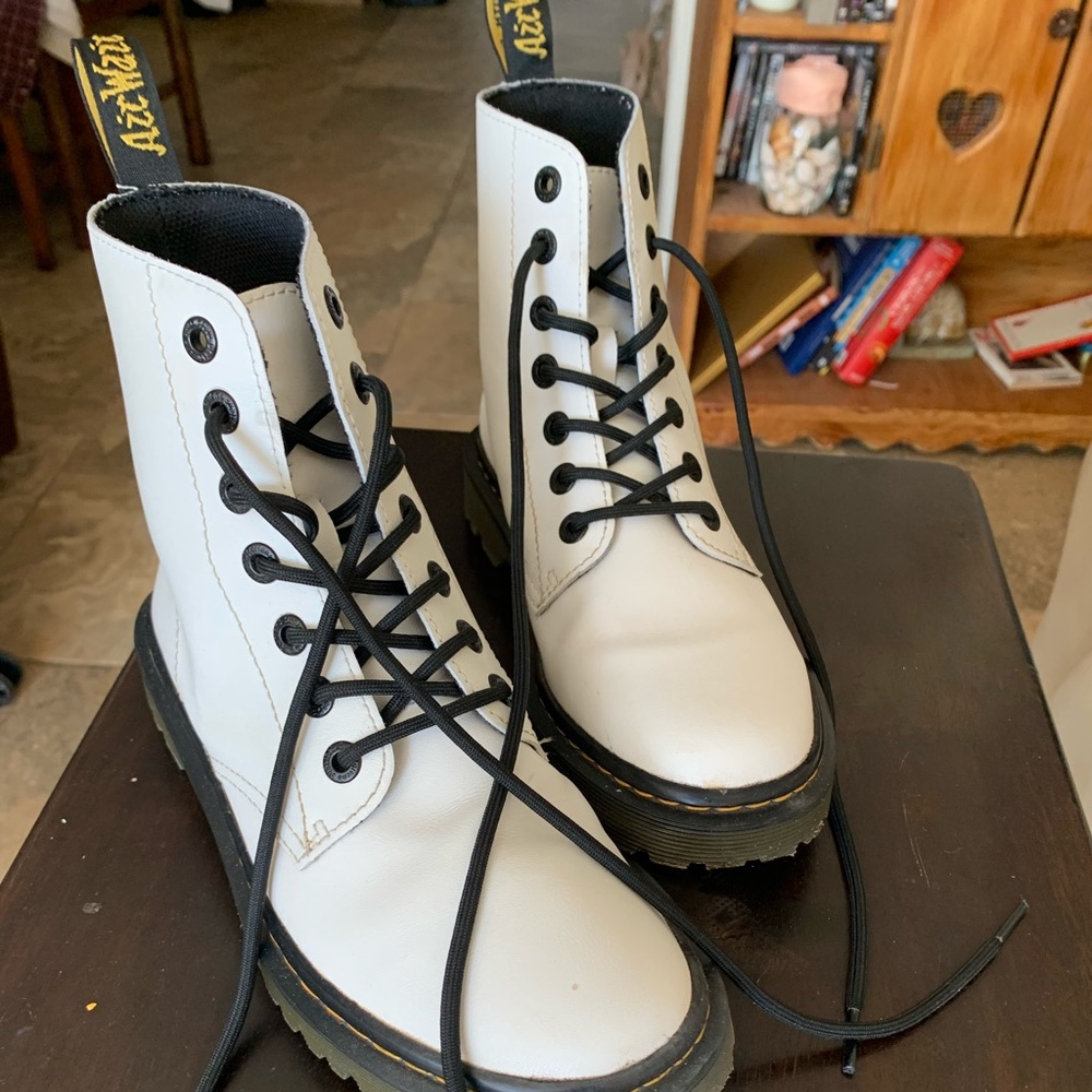 White leather doc martens size 8! Lightly used, great condition!